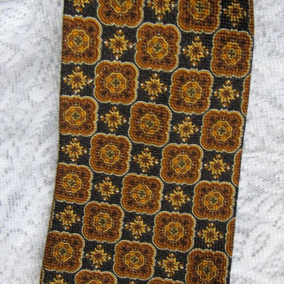 Christian Dior Monsieur  Silk Tie . - Picture 5 of 7